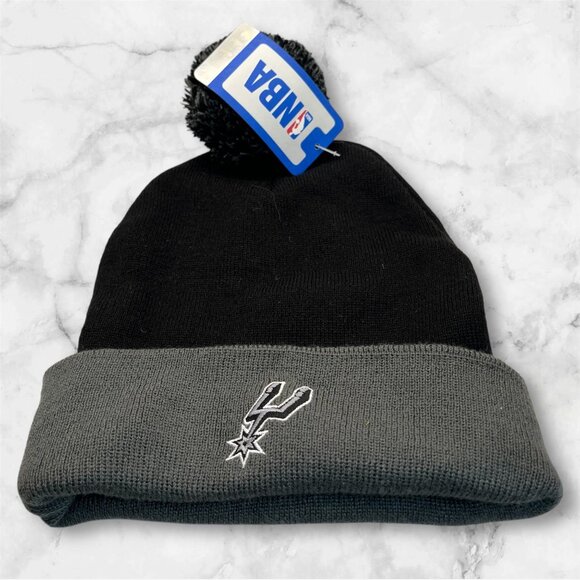 San Antonio Spurs Logo NBA Pom Beanie Black Grey Knit one size - Picture 1 of 8